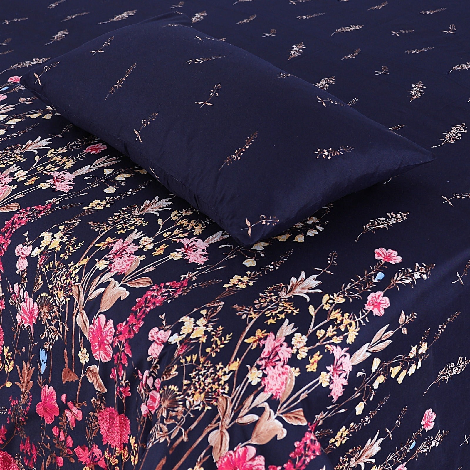 3 Pcs Bed sheet B- 308